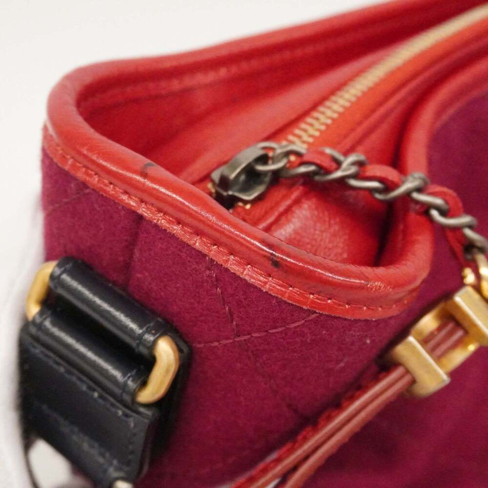 CHANEL Red Shoulder Bag - Picture 8 of 14